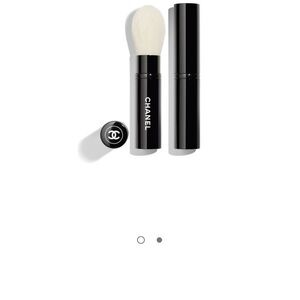 CHANEL White & Black Retractable Kabuki Brush